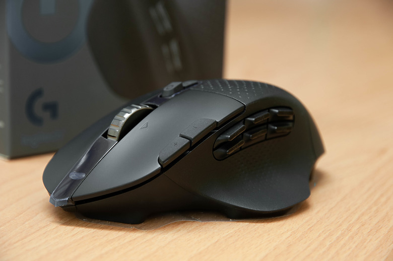 「Logitech G604 Lightspeed 小眾多工鼠」 - 再戰十年取暖文。