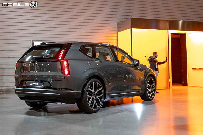 Volvo EX60 瑞典全球首發會現場實拍 ＆ 技術詳解！