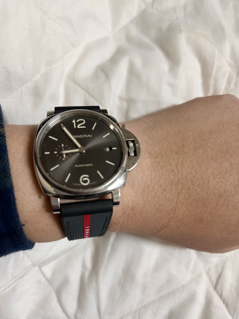 玩錶多年後，終於踏入原廠專櫃。Pam3323~