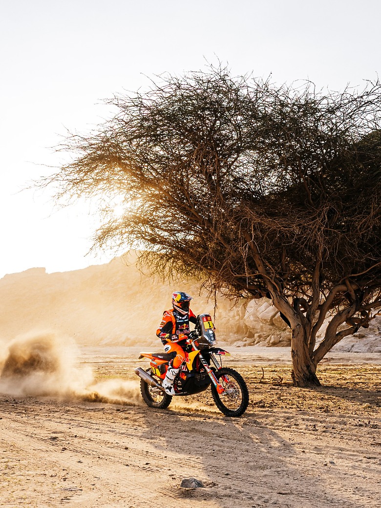 KTM 強勢開局 Canet、Sanders 包攬 2026 年達卡拉力賽首站冠亞軍