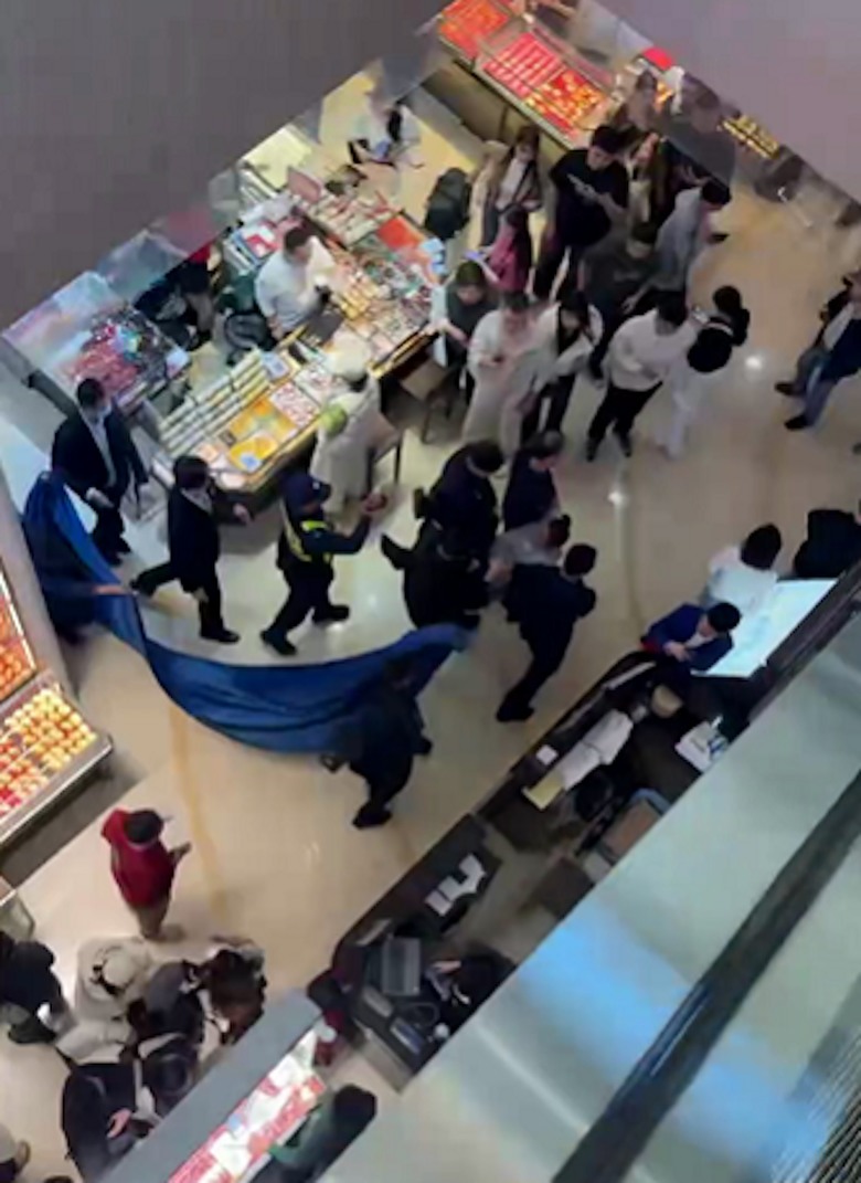 點我看大圖 深圳黃金交易平台「杰我睿」疑爆煲,百苦主圍水貝爆警民衝突