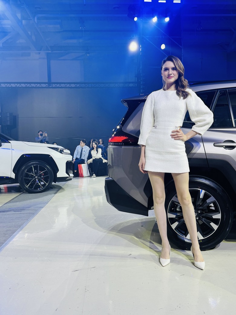 RAV4 新上市！ 發表會展演～ 更新