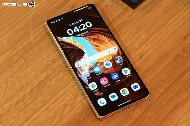 【CES2026】motorola 揭品牌首款「大摺」razr Fold，支援手寫筆對標三星！