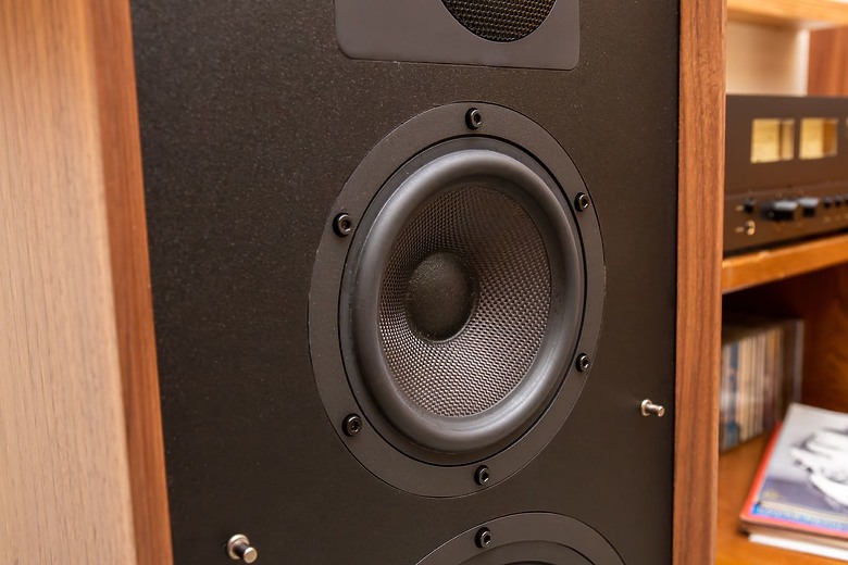 點我看大圖 ☕ 輕啜咖啡,沈浸於 Wharfedale Linton + NAD C3050 的復古聲學魅力 🎶