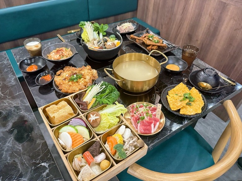 鵝肉火鍋,招牌鵝白湯清香鮮甜、Q嫩鵝肉片、六宮格鮮蔬盤,多樣招牌必點小菜、主食