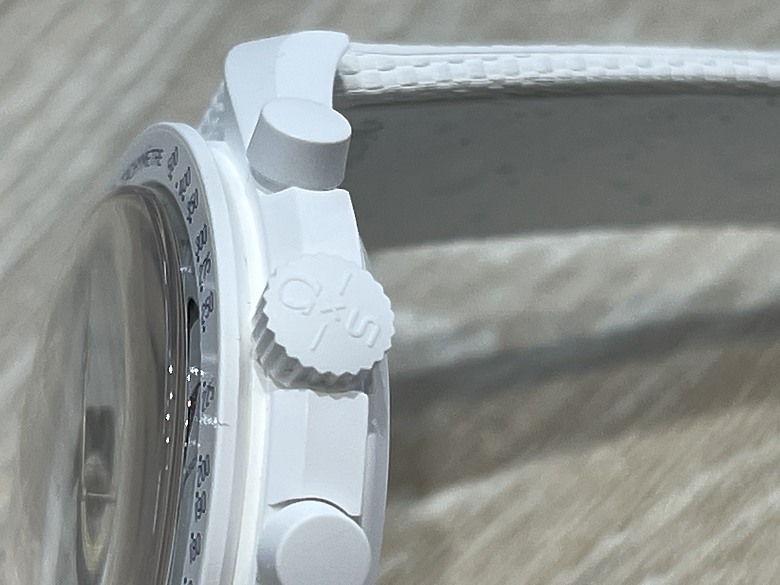 開箱分享：在瑞士下雪時買的SWATCH&OMEGA聯名史努比