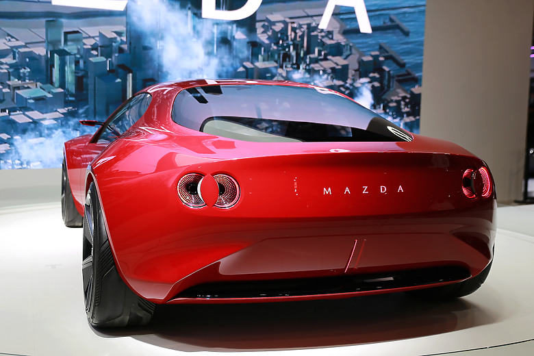 2026車展，規模雖小人潮不少，帥車雲集！