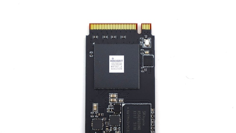 點我看大圖 4TB 大容量 TLC SSD 好選擇 ADATA XPG S70 Blade