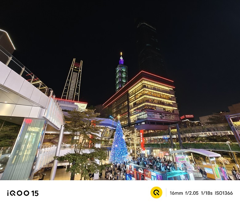 點我看大圖 iQOO 15 評測報告|全能電競旗艦、拍照出色更擁大電量!