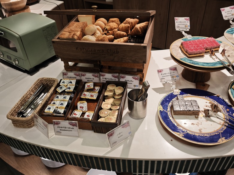 【小惡魔驫到成功】我們家的五天四夜年前日本行 Day3 輕井澤1130飯店 / 白絲瀑布 / 萌木之村 / 清里高原 / 西湖里根場合掌村