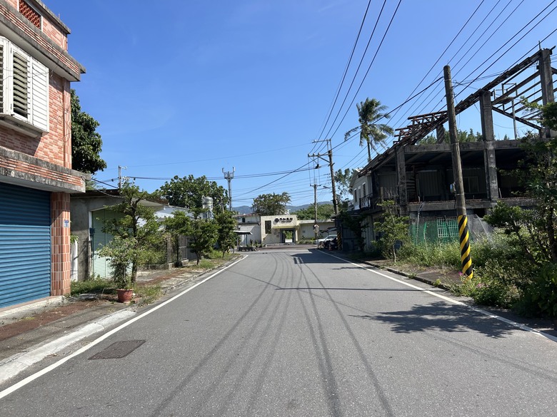 從 平 和 車 站 騎 向 東 華 大 學