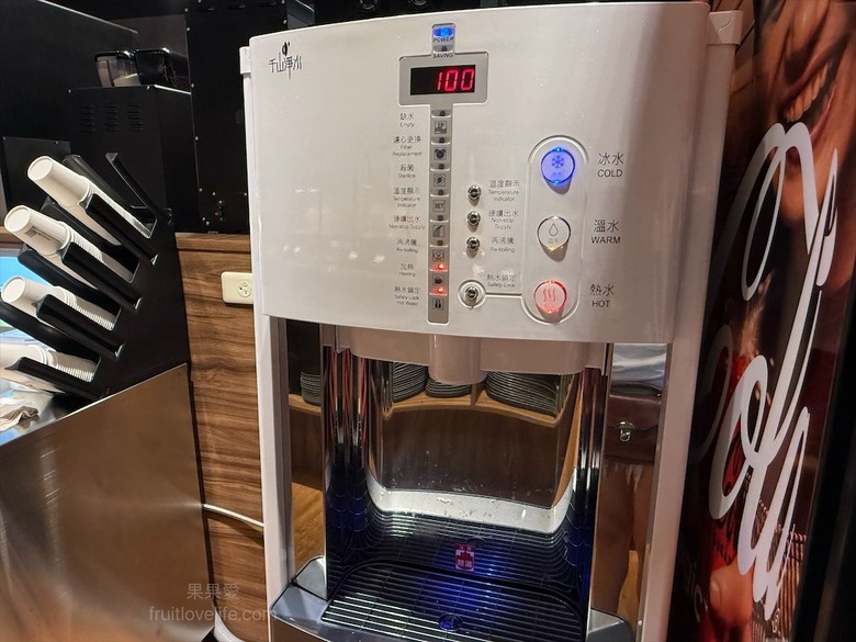 燒肉、火鍋一次滿足，還有豐富的自助吧吃到飽