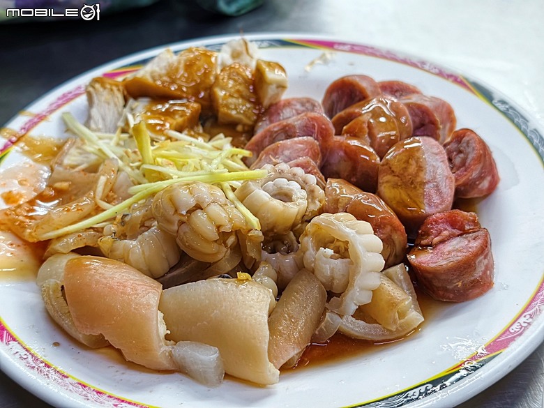 【小惡魔驫到成功】2026屏東燈節 萬年溪燈區,外掛屏東夜市中之國峰羊肉與尚讚肉圓的粉腸 — 2026年新春賞燈第一炮