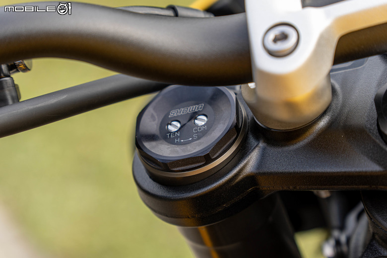 Triumph Street Triple 765 RS試駕｜西裝暴徒的英倫美學。