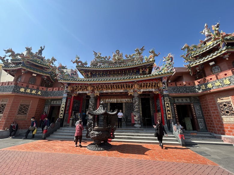 跑 騎 左 營 ( 高 雄 富 邦 馬 拉 松 )