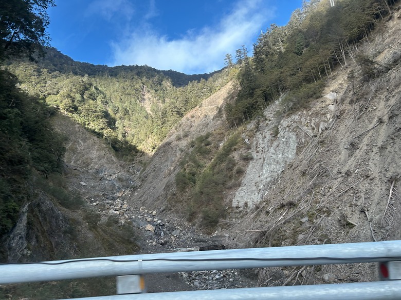 比玉山前峰還難爬的「南橫溪頭山」