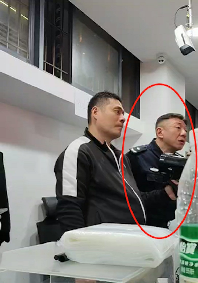 點我看大圖 深圳黃金交易平台「杰我睿」疑爆煲,百苦主圍水貝爆警民衝突