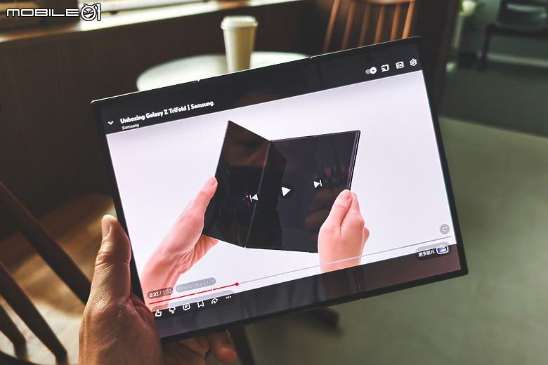 Samsung Galaxy Z TriFold 跑分及體驗｜玩轉口袋裡的 10 吋三摺巨幕！