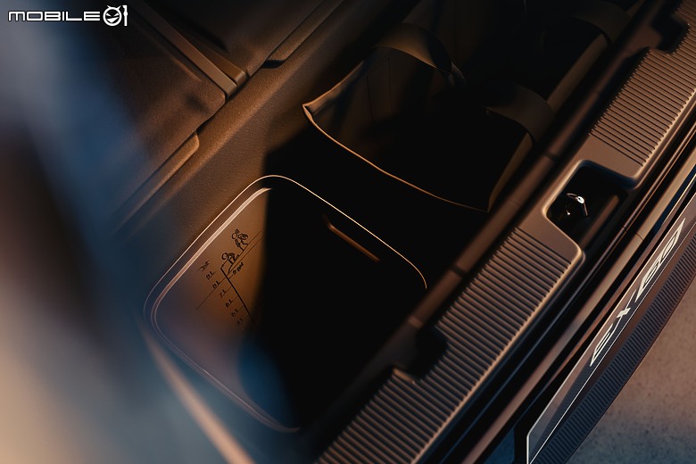 【海外新訊】Volvo 全新中型電動休旅 EX60 將於 1 月 21 號全球首發,最高續航里程可達 810 km!