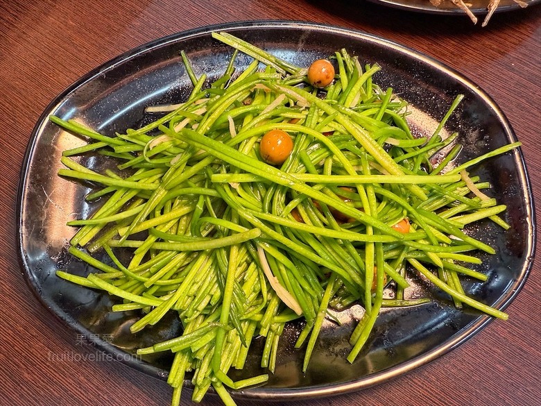 海鮮熱炒餐廳，活泰國蝦、招牌燒酒蝦、老菜脯雞湯，白飯免費吃到飽，聚餐小酌好地方