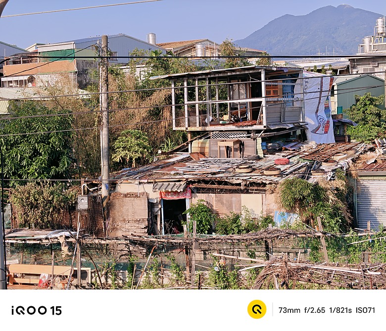 點我看大圖 iQOO 15 評測報告|全能電競旗艦、拍照出色更擁大電量!