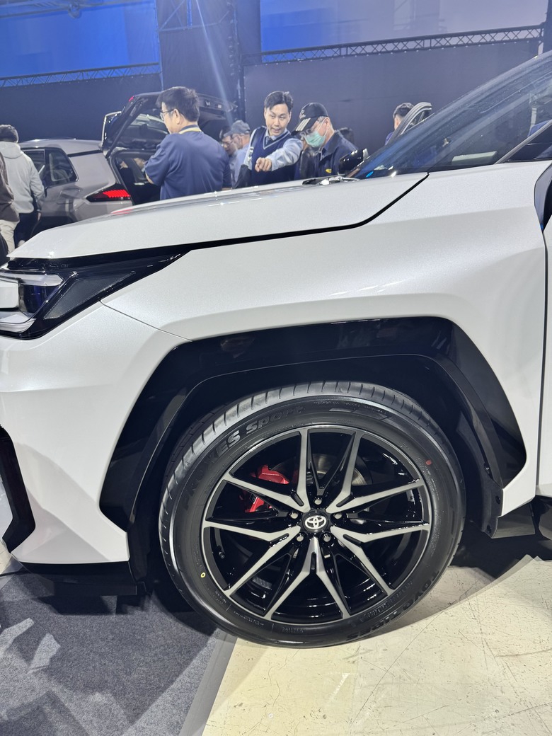 RAV4 新上市！ 發表會展演～ 更新