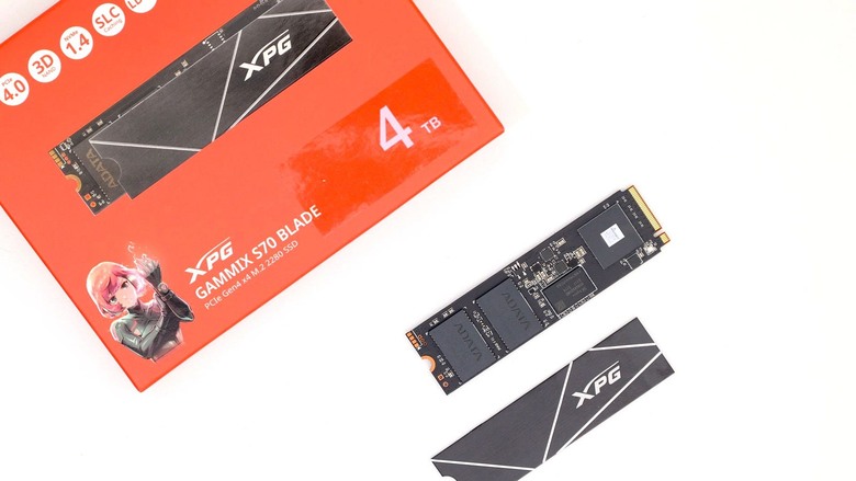點我看大圖 4TB 大容量 TLC SSD 好選擇 ADATA XPG S70 Blade