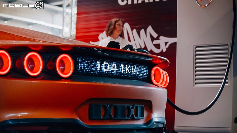 【國內新訊】賓士Concept AMG GT XX概念車即將登台，下周末限時快閃台北松菸文創園區！