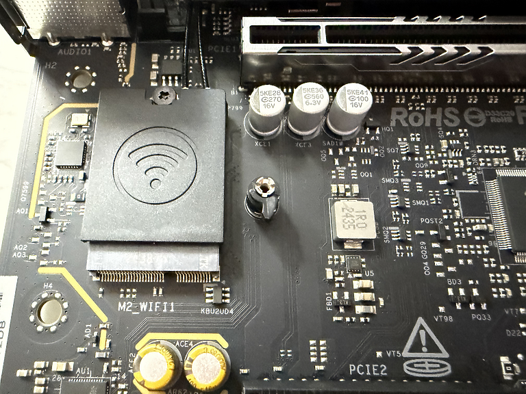 開箱 4K 有找CP取向創作者 M 板 B860M LiveMixer WiFi