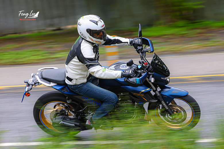 Yamaha FZS25開箱~大叔的出走日記