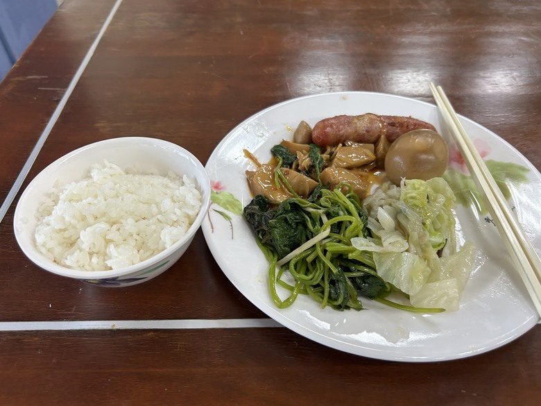從 平 和 車 站 騎 向 東 華 大 學
