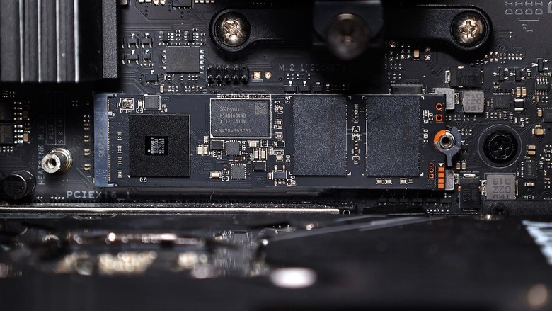 點我看大圖 4TB 大容量 TLC SSD 好選擇 ADATA XPG S70 Blade