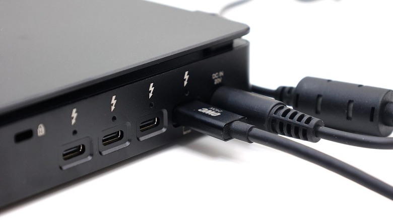 點我看大圖 OWC 經典設計下,從需求出發,內建三個網路的 Thunderbolt 5 Dual 10GbE Network Dock