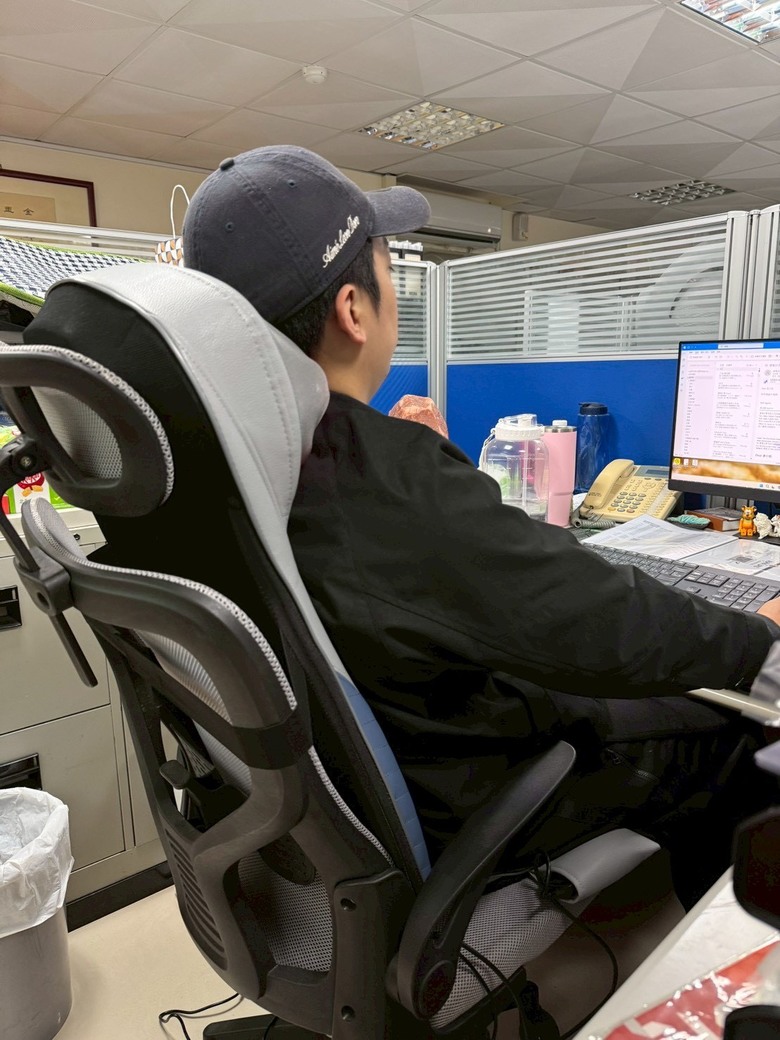 自己把辦公椅人體工學椅升級按摩椅