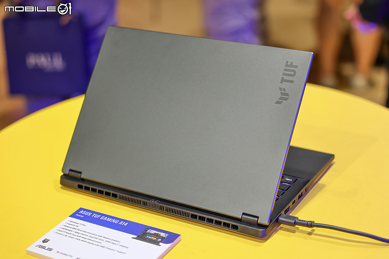 【CES2026】ASUS 筆電機海來襲！Zenbook A16 輕薄亮相，雙螢幕 Zenbook DUO (2026) 迎蛻變