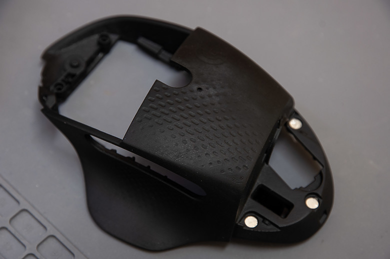 「Logitech G604 Lightspeed 小眾多工鼠」 - 再戰十年取暖文。
