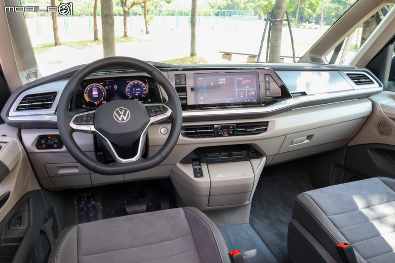 福斯商旅 Volkswagen T7 Multivan TDI 試駕｜多元動力選項、休旅機能同樣出色！