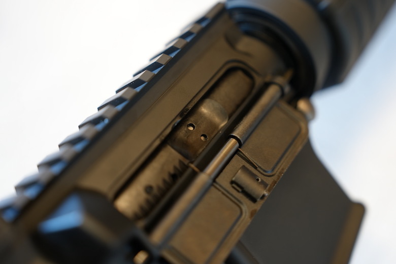 Tokyo Marui EVOLT M4A1 入手開箱! 挑戰 GBBR 的仿真尺寸,電槍科技的全新篇章