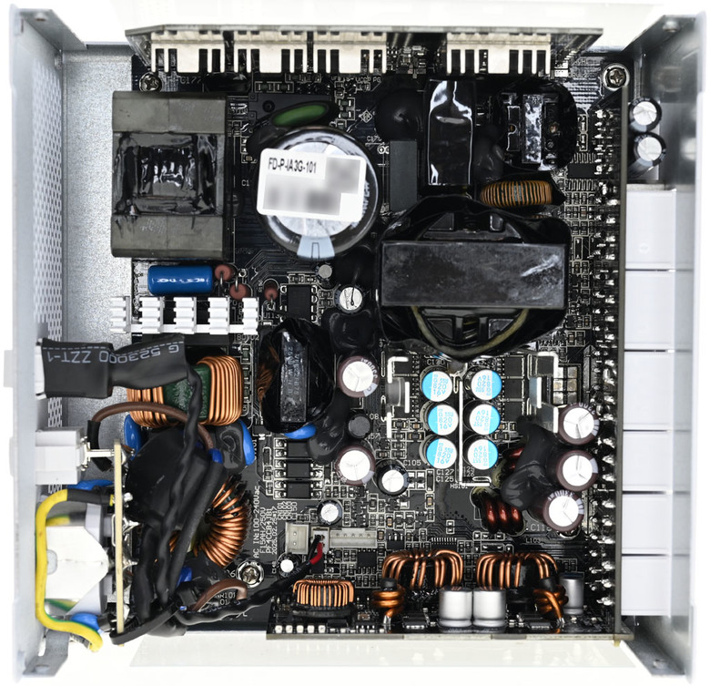 點我看大圖 Fractal Design Ion 3 Gold 1000W金牌全模組電源開箱