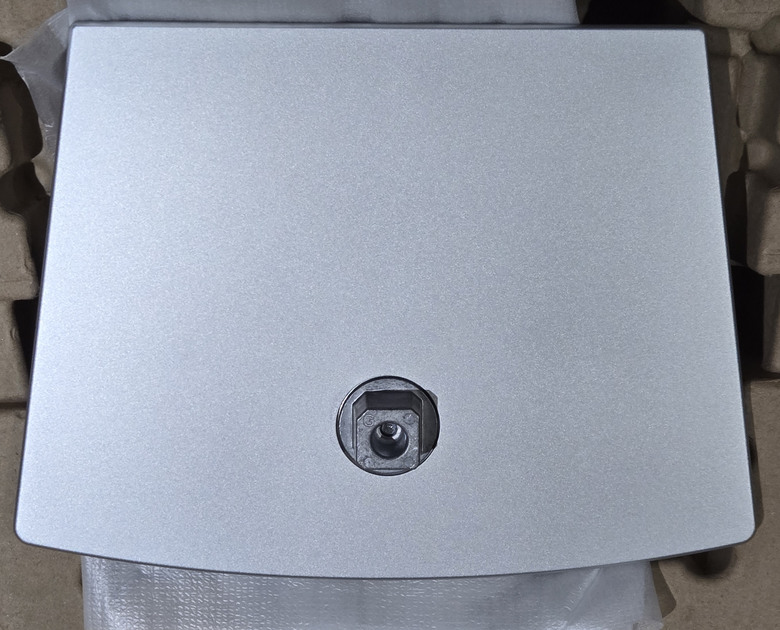 【開箱簡測】Dell UltraSharp 32 4K Thunderbolt Hub U3225QE 護眼體感簡測 (圖多)