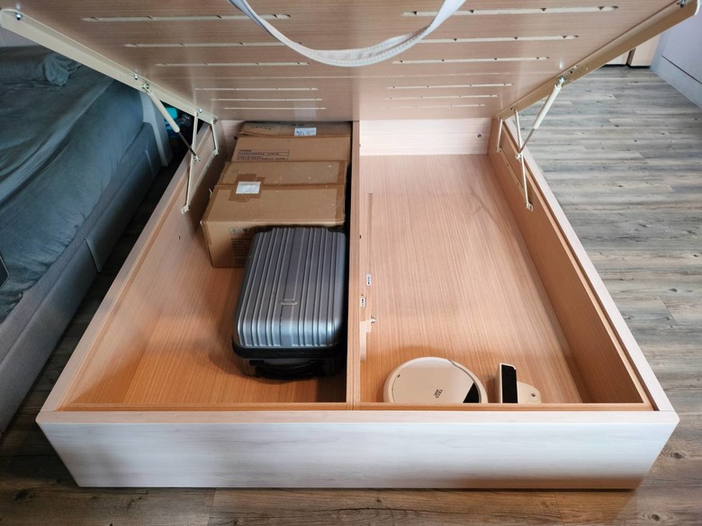 過年前好不容易交屋 最後選了掀床+床墊一次處理的心得