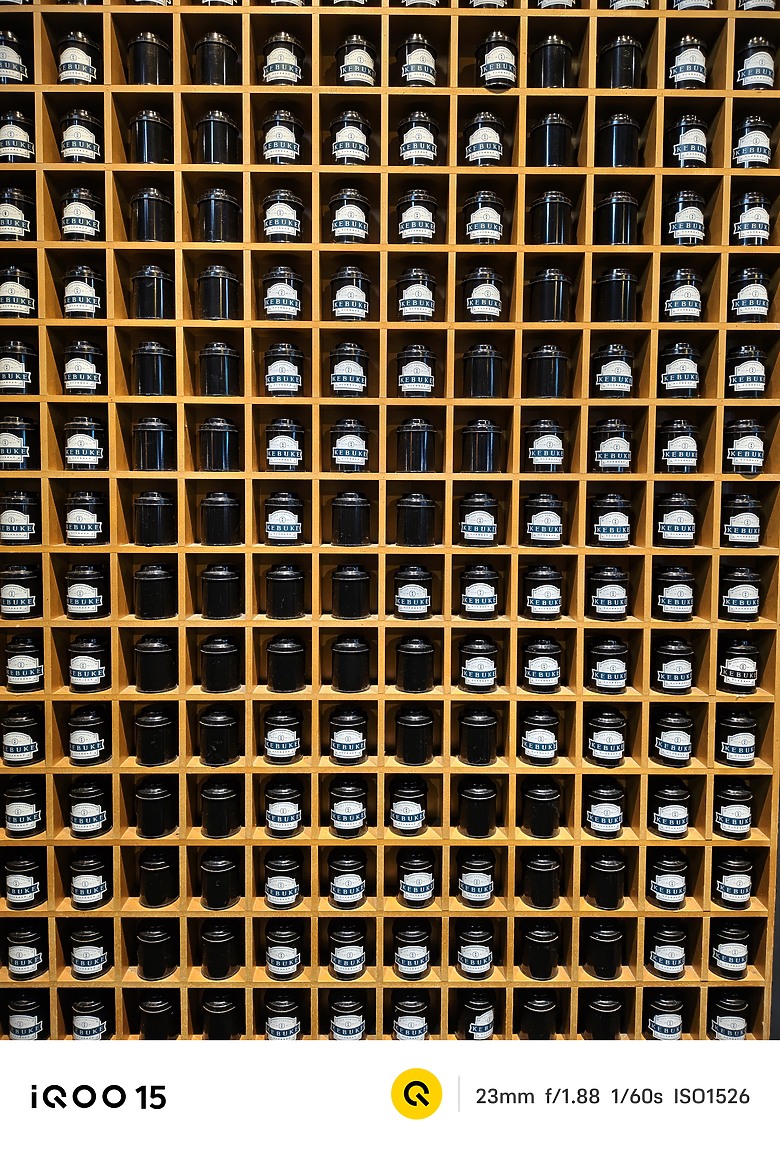 點我看大圖 iQOO 15 評測報告|全能電競旗艦、拍照出色更擁大電量!