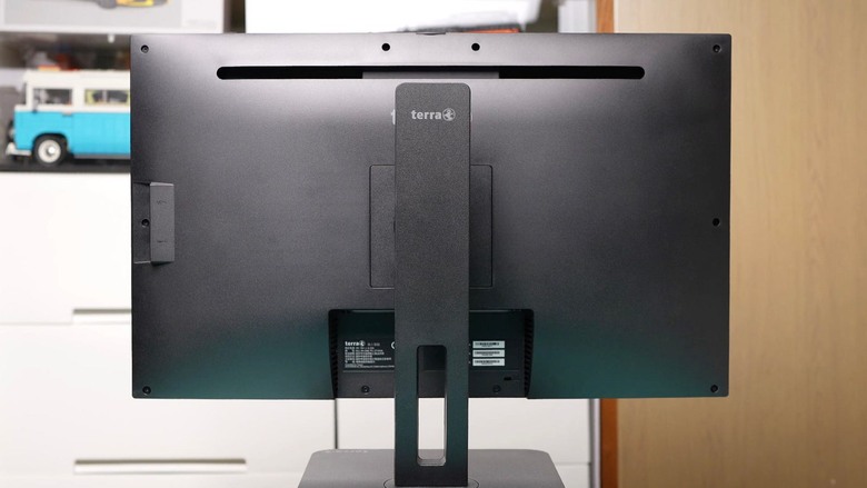 比自己組 ITX 更好看也更划算！terra AIO 2710HA