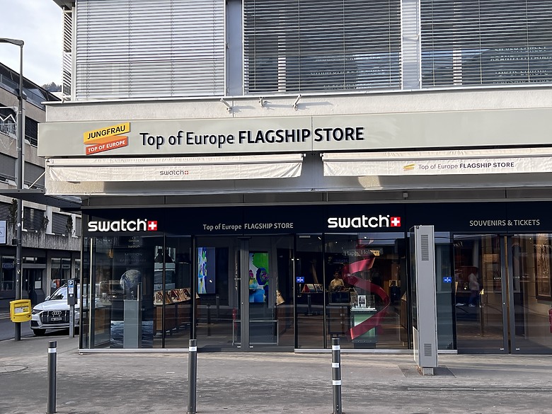 開箱分享：在瑞士下雪時買的SWATCH&OMEGA聯名史努比