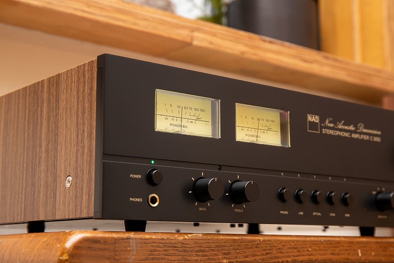點我看大圖 ☕ 輕啜咖啡,沈浸於 Wharfedale Linton + NAD C3050 的復古聲學魅力 🎶