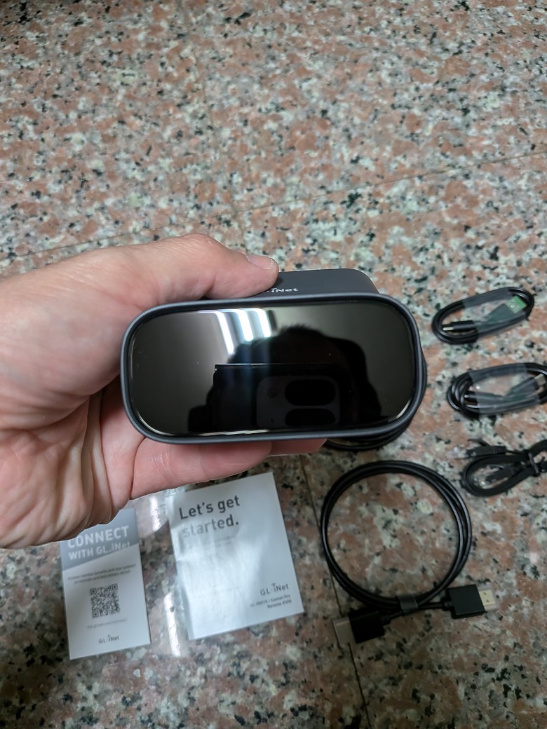 GL.iNet Comet Pro(IPKVM) 簡單開箱