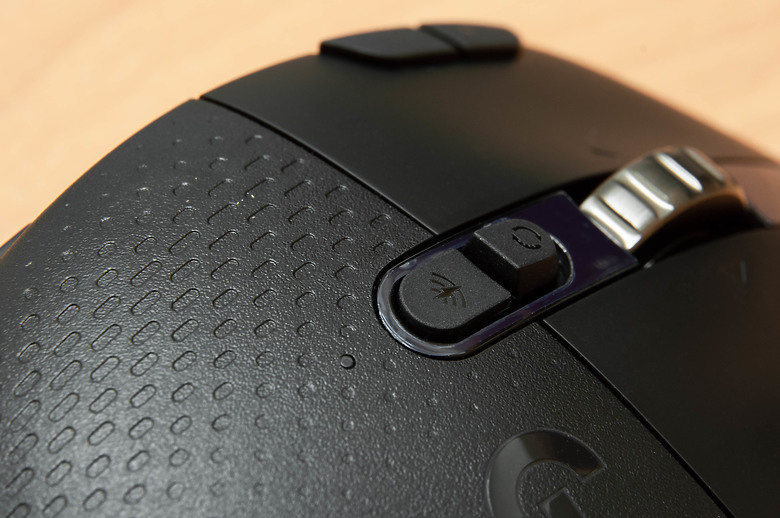 「Logitech G604 Lightspeed 小眾多工鼠」 - 再戰十年取暖文。