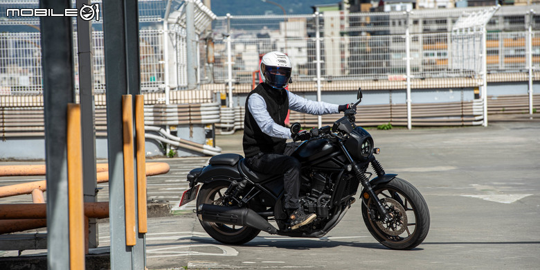 Honda Rebel 1100SE DCT試駕｜靜謐中的叛逆，暗黑系優雅紳士。