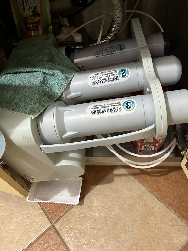 RO機漏水求救