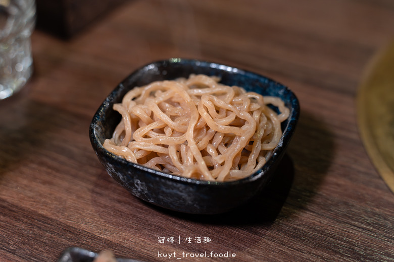火鍋界的LV！整隻龍蝦與A5和牛的奢華約會，專人桌邊服務，左營約會餐廳推薦，附最新菜單